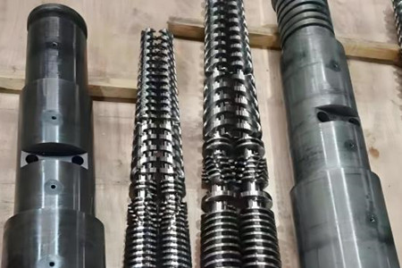 塑料擠出機(jī)機(jī)筒螺桿發(fā)貨前，廠家需要做哪些工作？