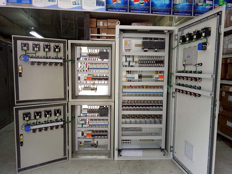 PLC輸入端24V，輸出端220V，該怎么接線